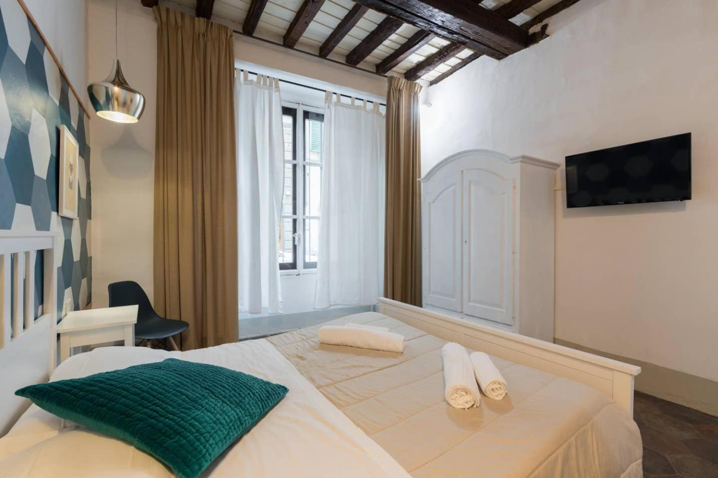 F4 - Santa Croce One Bedroom Flat 2 To 4 Guests Florence Extérieur photo
